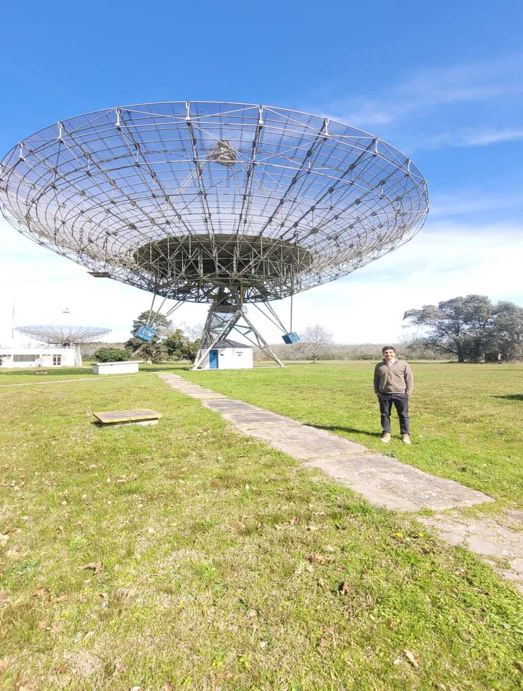 Antena principal del Instituto Argentino de Radioastronomia